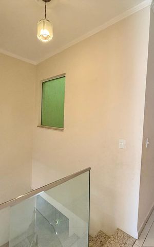 Casa à venda com 140m², 4 quartos e 4 vagas Casa à venda com 140m², 4 quartos e 4 vagasCorredor