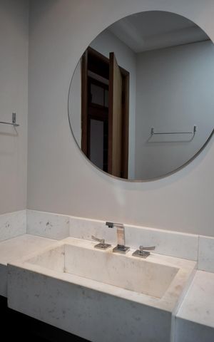 Apartamento à venda com 230m², 3 quartos e 3 vagasBanheiro da Suíte 1