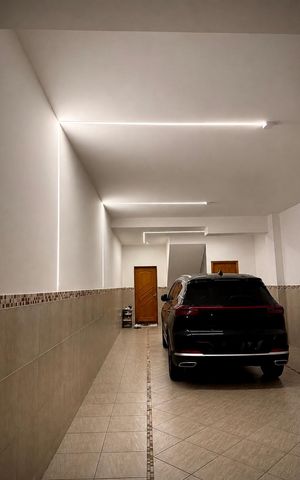 Casa à venda com 205m², 3 quartos e 3 vagas Casa à venda com 205m², 3 quartos e 3 vagasGaragem