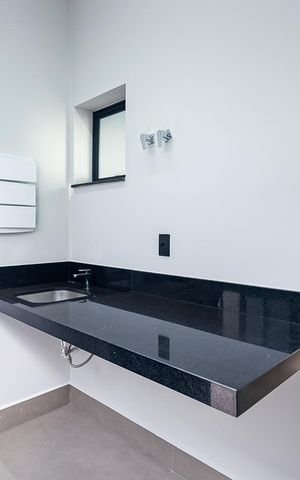Casa de condomínio à venda com 184m², 4 quartos e 2 vagas