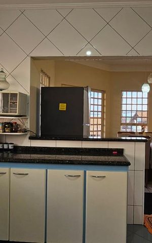 Casa à venda com 220m², 4 quartos e 4 vagasCozinha