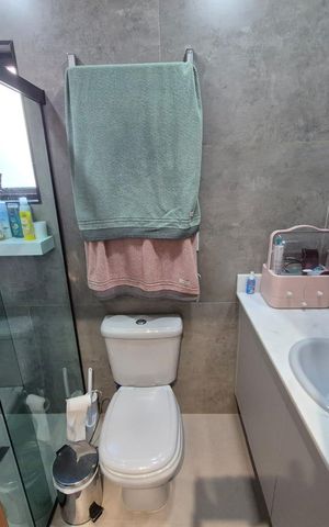 Casa à venda com 220m², 4 quartos e 4 vagasBanheiro