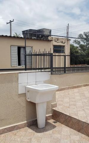Casa à venda com 131m², 2 quartos e 1 vaga Casa à venda com 131m², 2 quartos e 1 vagaÁrea externa