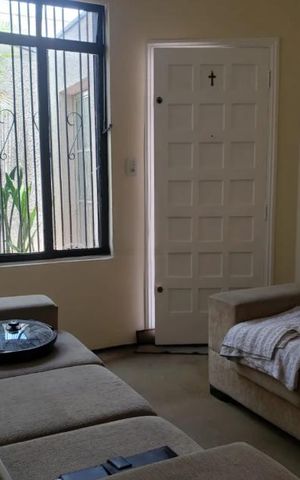Casa à venda com 131m², 2 quartos e 1 vaga Casa à venda com 131m², 2 quartos e 1 vagaSala