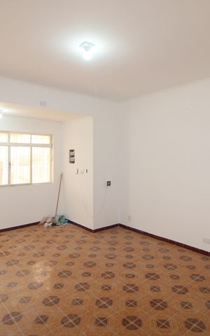 Casa para alugar com 160m², 2 quartos e 2 vagasSala