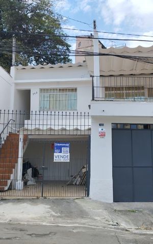 Casa para alugar com 160m², 2 quartos e 2 vagasFachada