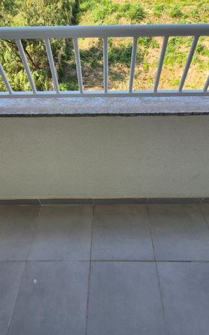 Apartamento à venda com 44m², 2 quartos e 1 vaga Apartamento à venda com 44m², 2 quartos e 1 vagaVaranda