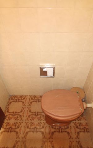 Casa à venda com 276m², 2 quartos e 1 vagaBanheiro