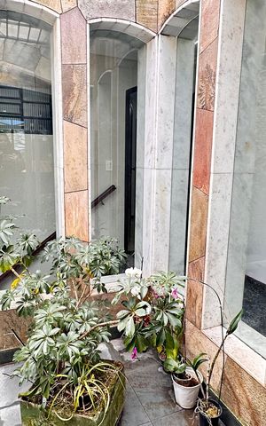 Casa à venda com 250m², 2 quartos e 6 vagas