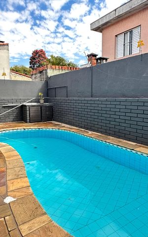 Casa à venda com 250m², 2 quartos e 6 vagas