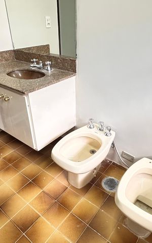 Casa à venda com 250m², 2 quartos e 6 vagas