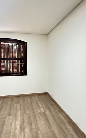 Casa à venda com 250m², 2 quartos e 6 vagas