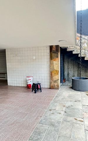 Casa à venda com 250m², 2 quartos e 6 vagas
