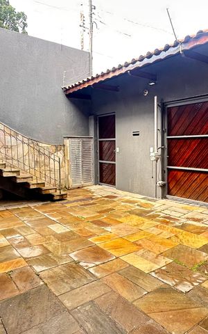 Casa à venda com 250m², 2 quartos e 6 vagas