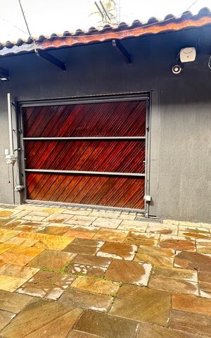 Casa à venda com 250m², 2 quartos e 6 vagas