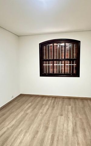 Casa à venda com 250m², 2 quartos e 6 vagas