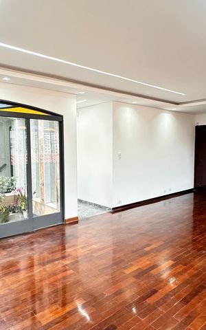 Casa à venda com 250m², 2 quartos e 6 vagas