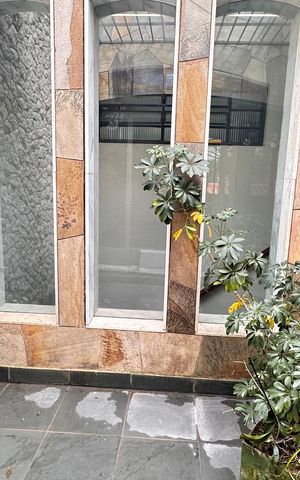 Casa à venda com 250m², 2 quartos e 6 vagas