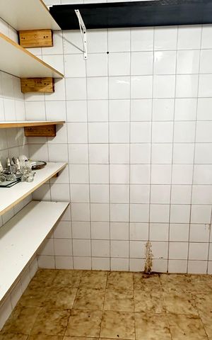 Casa à venda com 250m², 2 quartos e 6 vagas