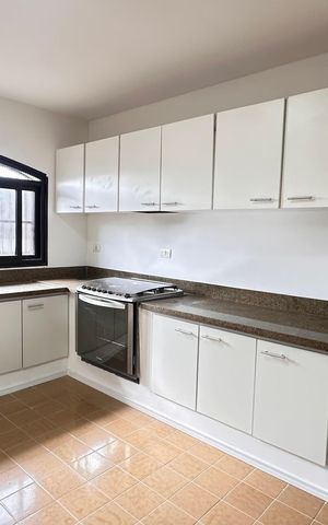 Casa à venda com 250m², 2 quartos e 6 vagas