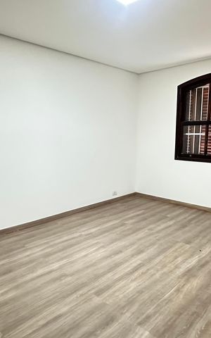 Casa à venda com 250m², 2 quartos e 6 vagas