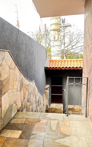 Casa à venda com 250m², 2 quartos e 6 vagas