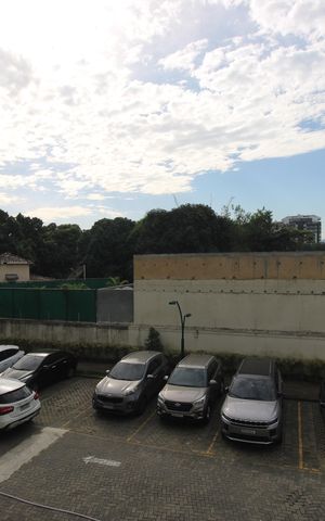 Apartamento à venda com 68m², 2 quartos e 1 vagaÁrea de serviço - Vista