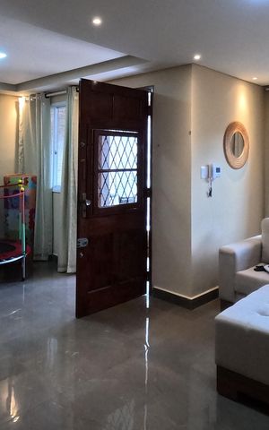 Casa para alugar com 210m², 3 quartos e 2 vagasSala - 1º Piso