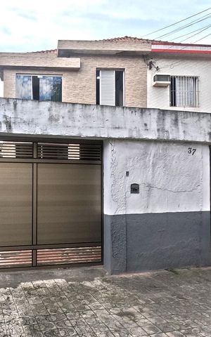 Casa para alugar com 210m², 3 quartos e 2 vagasFachada | Adesivo/Placa Quintoandar instalado 