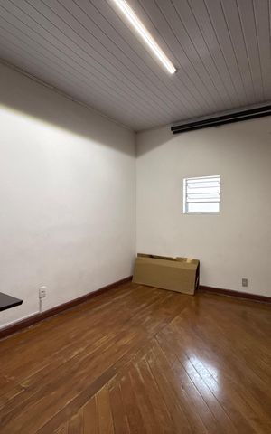 Casa à venda com 180m², 4 quartos e 1 vaga