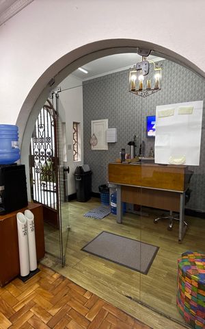 Casa à venda com 180m², 4 quartos e 1 vaga