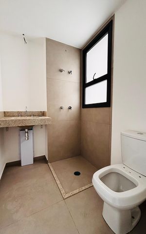 Apartamento à venda com 386m², 3 quartos e 4 vagas Apartamento à venda com 386m², 3 quartos e 4 vagasBanheiro suíte 2