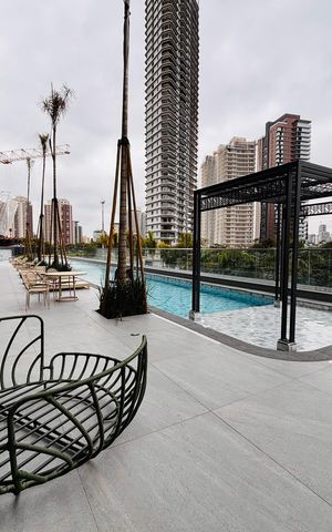 Apartamento à venda com 386m², 3 quartos e 4 vagas Apartamento à venda com 386m², 3 quartos e 4 vagasÁrea comum - Piscina