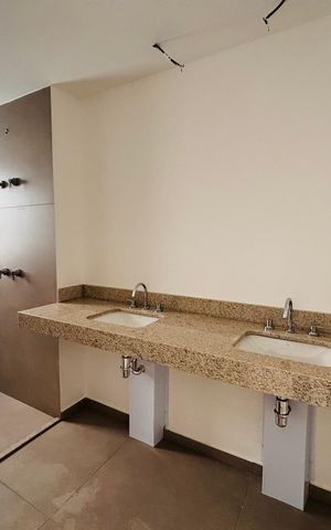 Apartamento à venda com 386m², 3 quartos e 4 vagas Apartamento à venda com 386m², 3 quartos e 4 vagasBanheiro suíte 1
