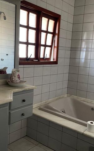 Casa para alugar com 340m², 4 quartos e 5 vagas Casa para alugar com 340m², 4 quartos e 5 vagasBanheiro
