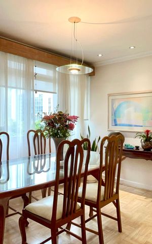 Apartamento à venda com 118m², 3 quartos e 1 vaga Apartamento à venda com 118m², 3 quartos e 1 vagaSala de Jantar
