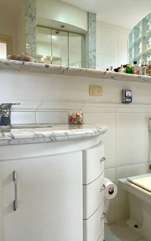 Apartamento à venda com 118m², 3 quartos e 1 vaga Apartamento à venda com 118m², 3 quartos e 1 vagaBanheiro da Suíte