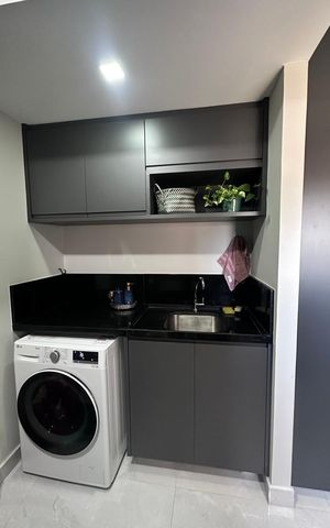Apartamento à venda com 87m², 3 quartos e 2 vagas Apartamento à venda com 87m², 3 quartos e 2 vagasÁrea de serviço