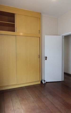Casa à venda com 288m², 3 quartos e 4 vagas Casa à venda com 288m², 3 quartos e 4 vagasQuarto 2