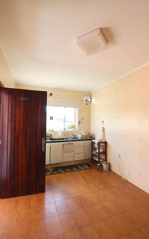 Casa à venda com 180m², 3 quartos e 2 vagasCozinha 