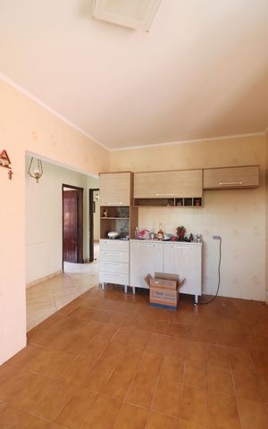 Casa à venda com 180m², 3 quartos e 2 vagasCozinha 