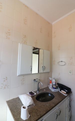 Casa à venda com 180m², 3 quartos e 2 vagasBanheiro Social