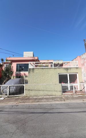 Casa à venda com 180m², 3 quartos e 2 vagasFachada