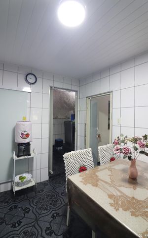 Casa à venda com 100m², 2 quartos e 1 vagaCozinha 