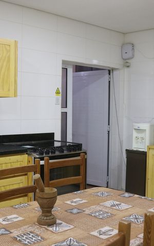 Casa para alugar com 200m², 4 quartos e 3 vagasCozinha