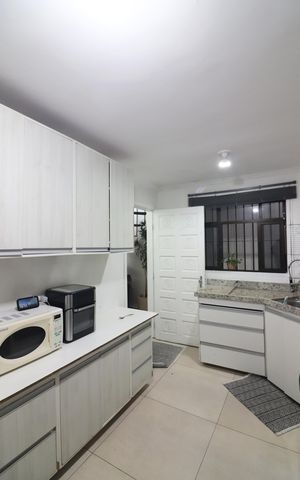 Casa à venda com 123m², 2 quartos e 2 vagasCozinha 