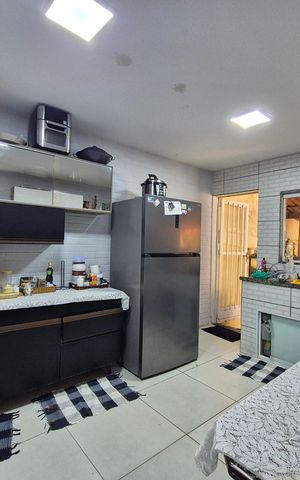 Casa de condomínio à venda com 180m², 4 quartos e 2 vagas