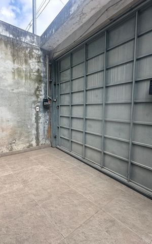 Casa à venda com 146m², 1 quarto e 3 vagas Casa à venda com 146m², 1 quarto e 3 vagasGaragem