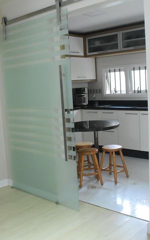 Casa para alugar com 168m², 3 quartos e 2 vagasPorta para cozinha