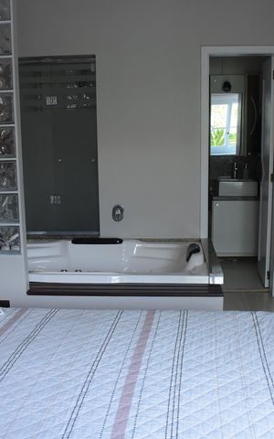 Casa para alugar com 168m², 3 quartos e 2 vagasSuíte 